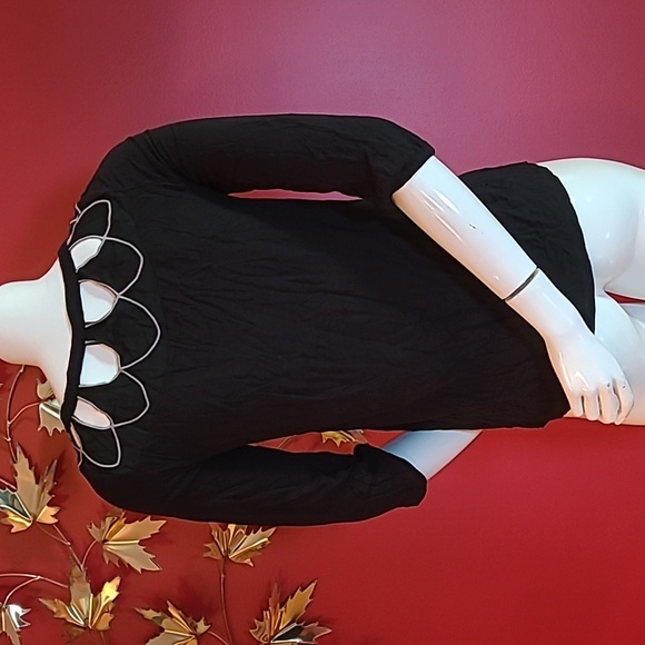 Gentle Fawn Black Cut Out Scallop Black Silver Metallic Blouse 3/4 Sleeves - Picture 7 of 10